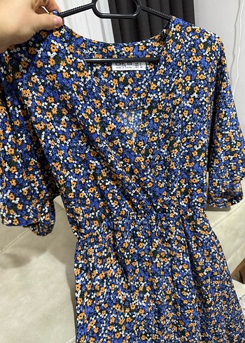 V Yaka Baskılı Midi Elbise - Görsel 2