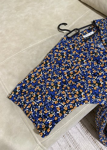 V Yaka Baskılı Midi Elbise - Görsel 4