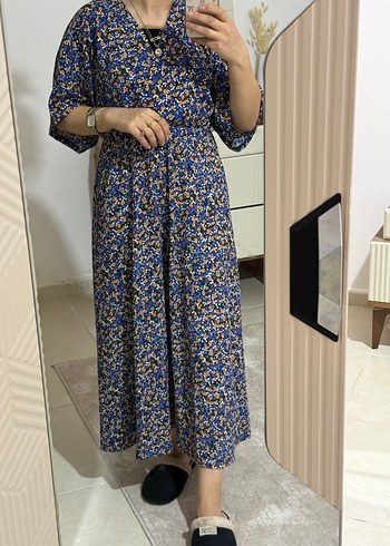 V Yaka Baskılı Midi Elbise - Görsel 6