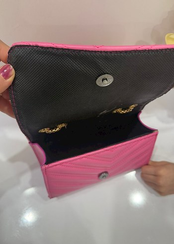 Zincir Detaylı Pembe Deri Kadın Çanta - Görsel 3
