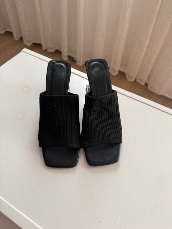 Şeffaf Topuklu Siyah Kadın Terlik - Görsel 2