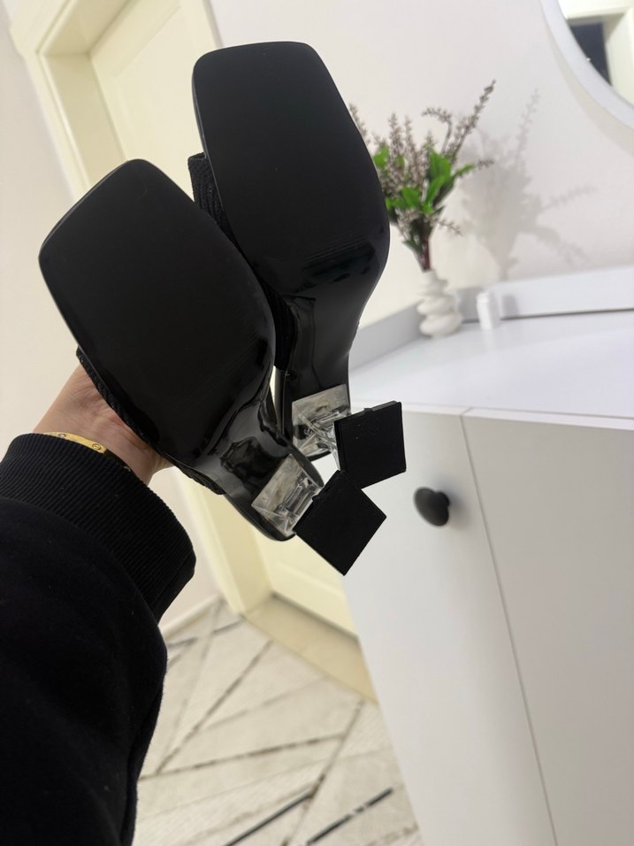 Şeffaf Topuklu Siyah Kadın Terlik - Görsel 4