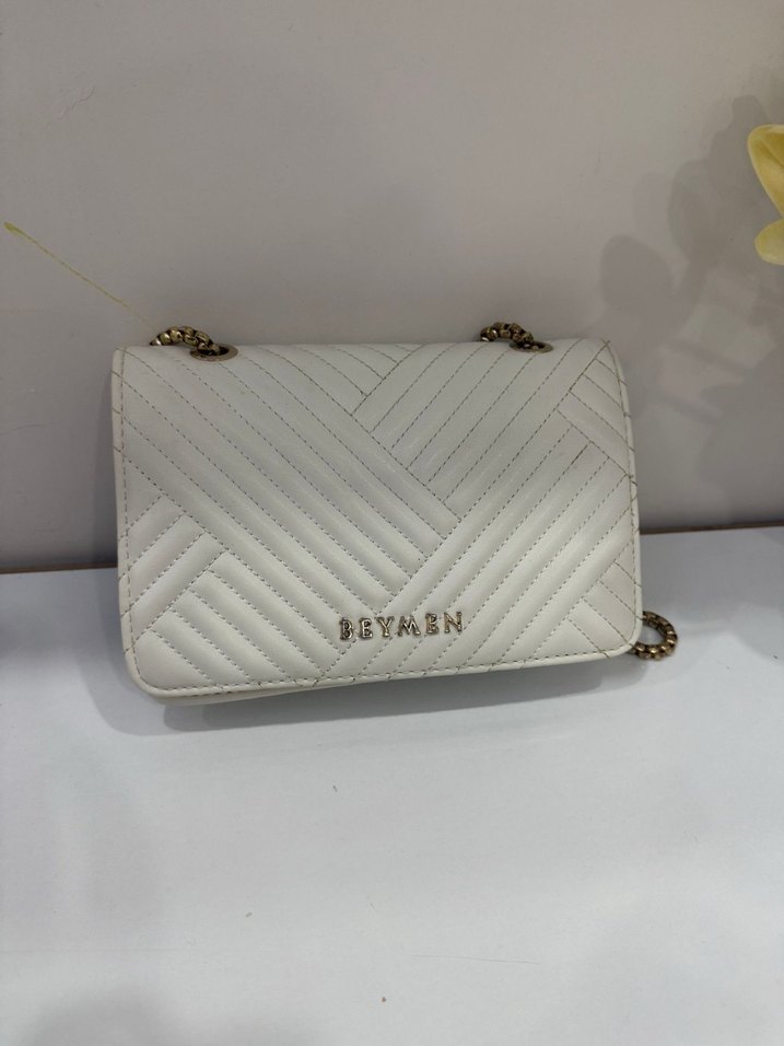 Zincir Detaylı Beyaz Kadın Deri Çanta - Görsel 2