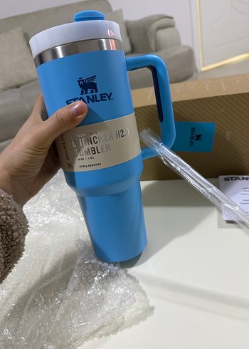 Stanley yandan tutmalı pipetli termos - Görsel 2