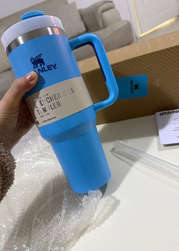 Stanley yandan tutmalı pipetli termos - Görsel 5