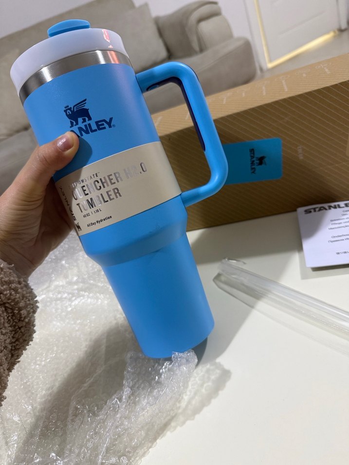 Stanley yandan tutmalı pipetli termos - Görsel 5