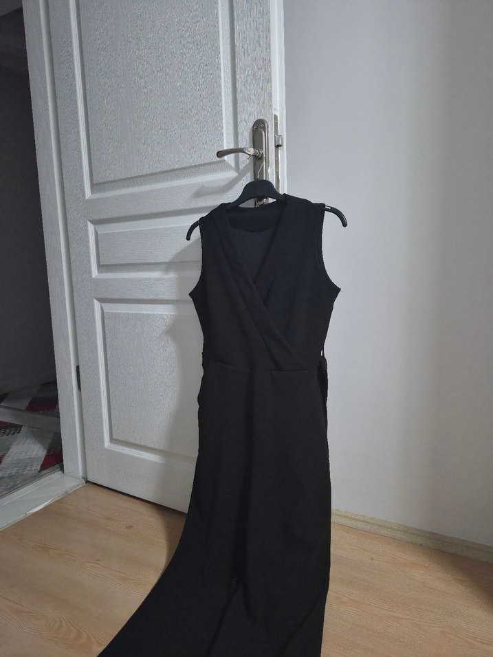 Siyah V Yakalı Uzun Kadın Tulum - Görsel 2