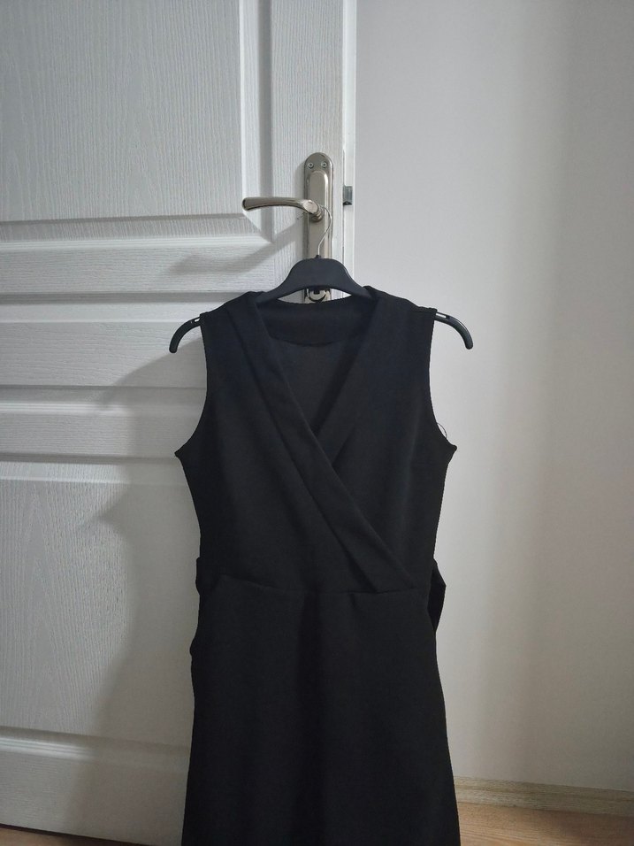 Siyah V Yakalı Uzun Kadın Tulum - Görsel 3