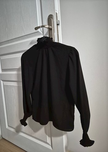 Uzun Kollu Siyah Yüksek Yaka Gömlek - Görsel 2