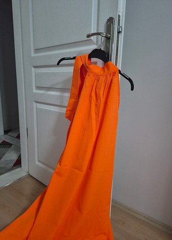 Turuncu Askılı Salaş Uzun Elbise - Görsel 3