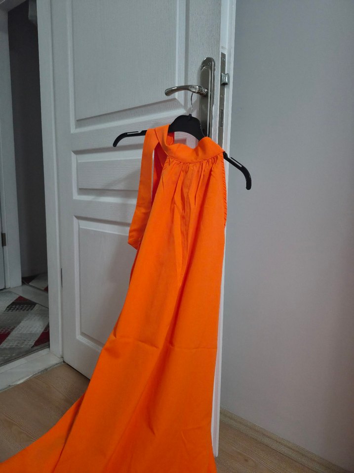 Turuncu Askılı Salaş Uzun Elbise - Görsel 2