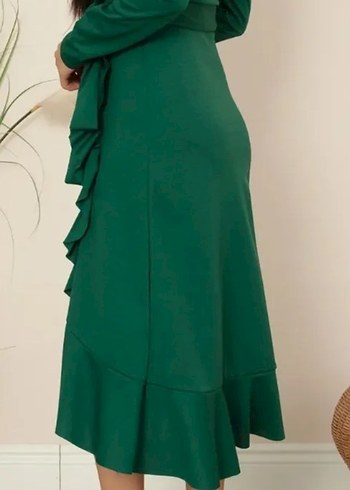 Uzun Yeşil Fırfırlı V Yakalı Elbise - Görsel 2