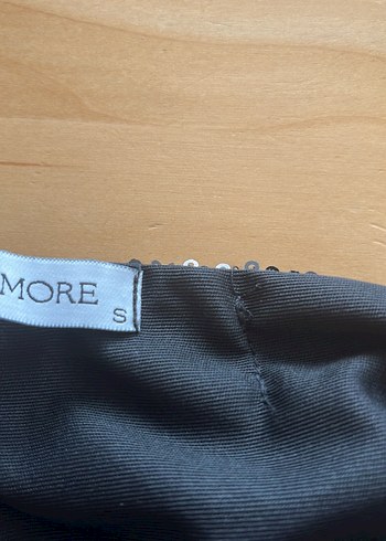 Siyah Payetli Drapeli Yırtmaçlı Straplez - Görsel 4