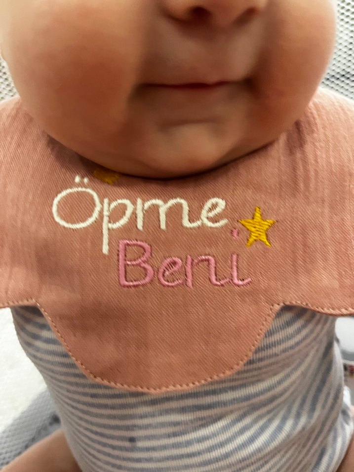 Öpme beni nakışlı bebek önlüğü - Görsel 4
