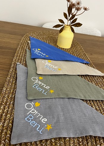 Öpme Beni Nakışlı Bej Bebek Önlüğü - Görsel 3