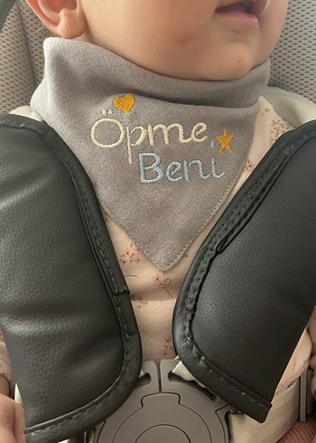 Öpme Beni Nakışlı Bej Bebek Önlüğü - Görsel 4