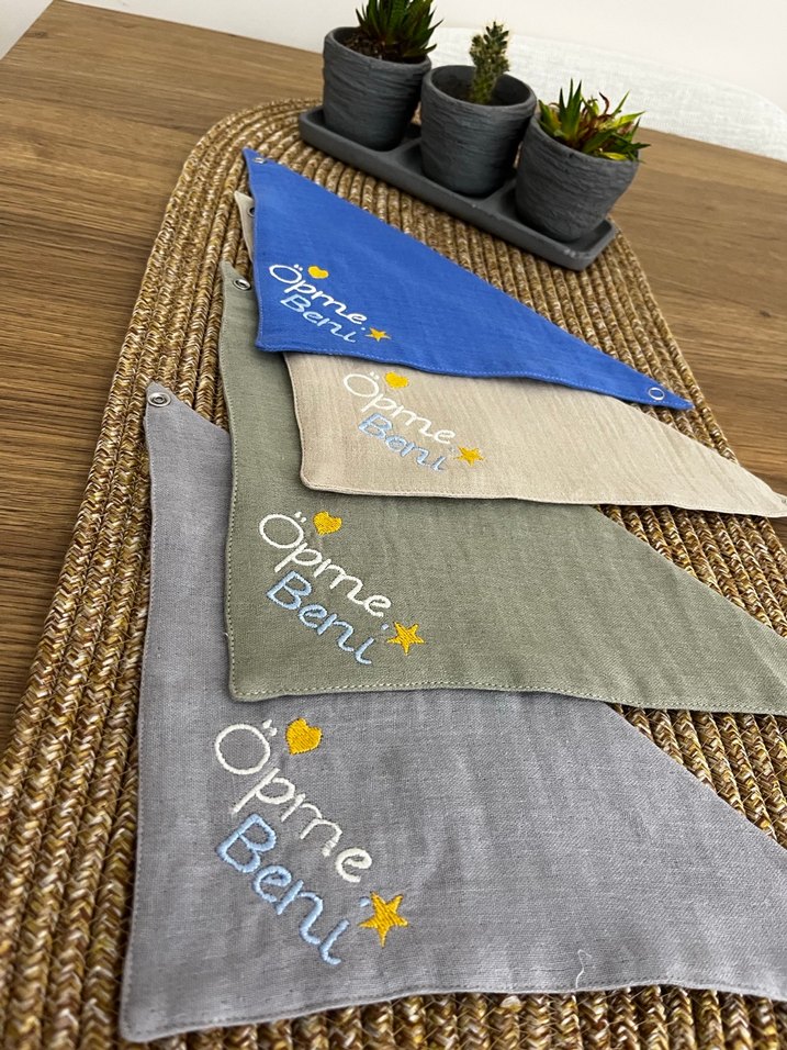 Öpme Beni Nakışlı Bej Bebek Önlüğü - Görsel 2