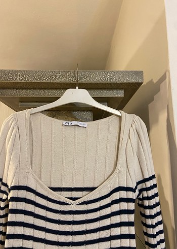 Uzun Kollu Beyaz Çizgili Triko Elbise - Görsel 2