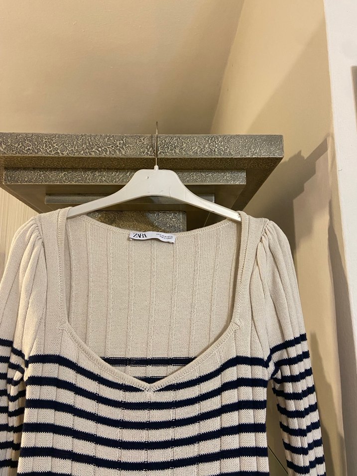 Uzun Kollu Beyaz Çizgili Triko Elbise - Görsel 2