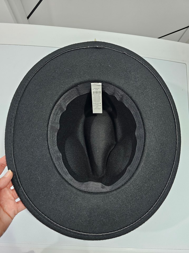 Siyah Süet Tokalı Kadın Şapka - Görsel 5