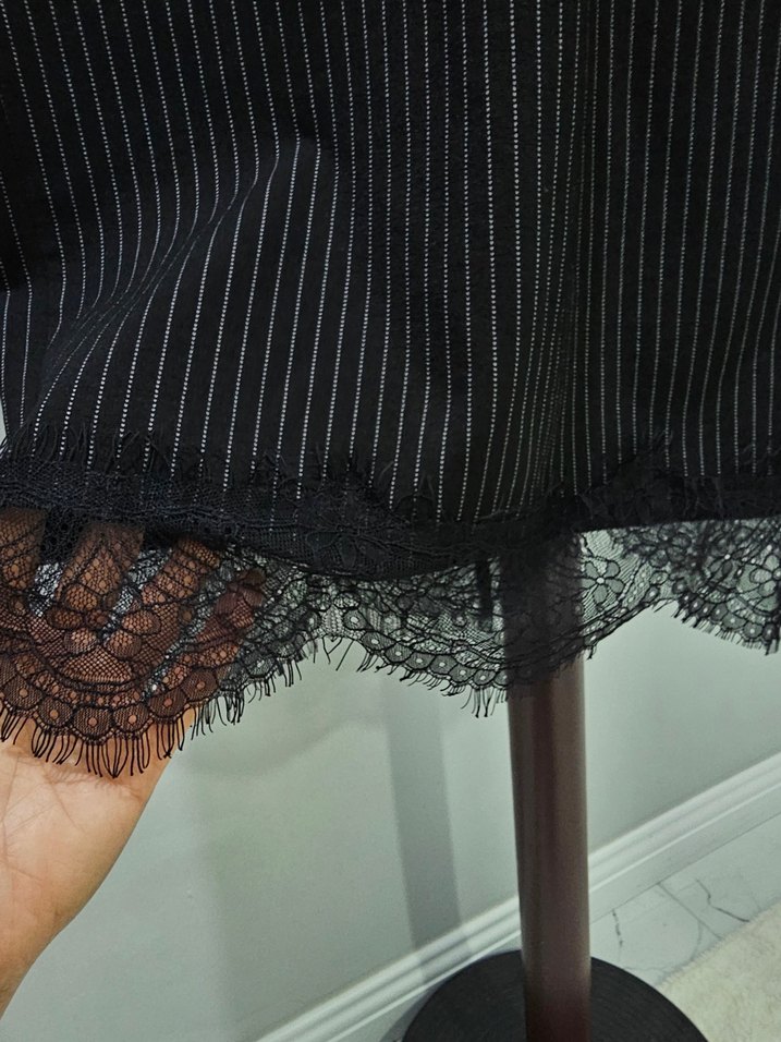 Fabrika Marka 36 beden Siyah Çizgili Dantelli Elbise - Görsel 5