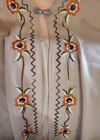 Nakışlı V Yaka Bej Hırka - Görsel 7