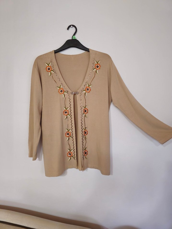 Nakışlı V Yaka Bej Hırka - Görsel 2