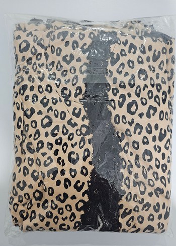 Leopar Desenli Kadın Sabahlık ve Pijama Takımı - Görsel 4