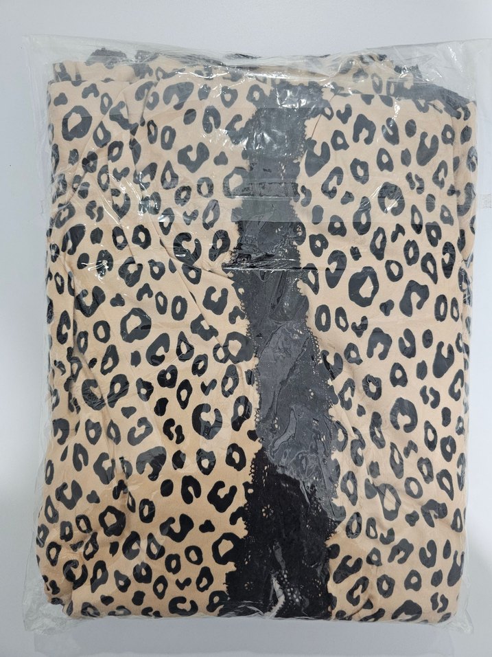 Leopar Desenli Kadın Sabahlık ve Pijama Takımı - Görsel 4