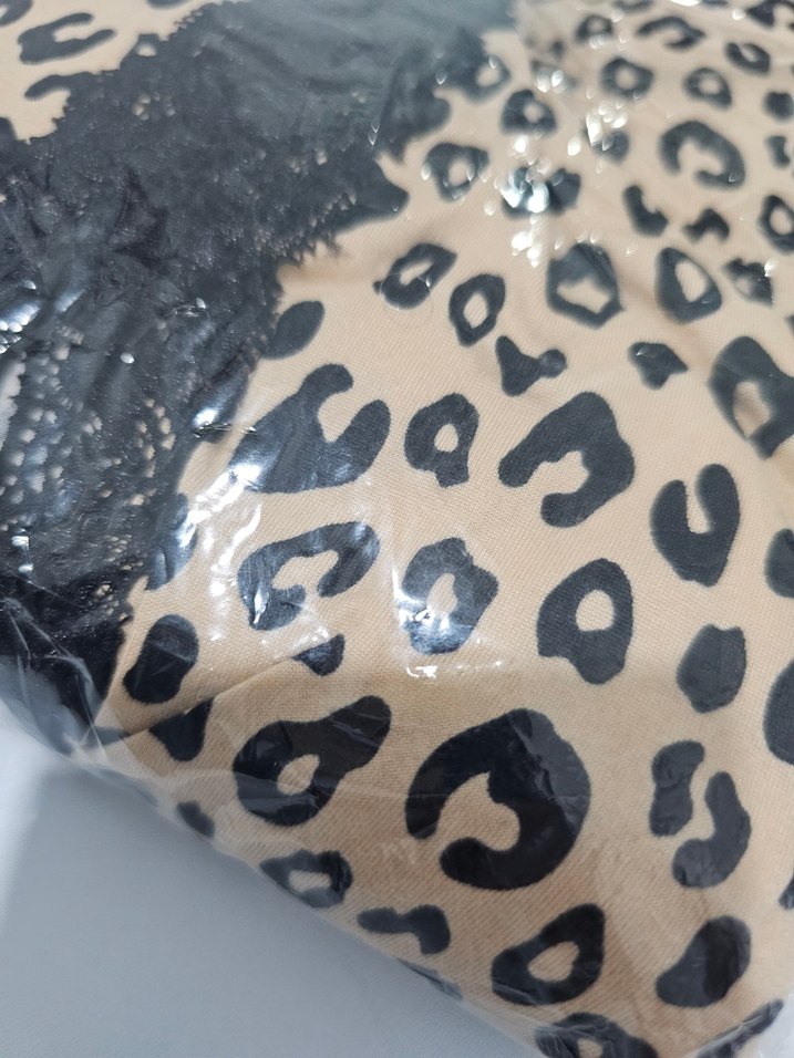 Leopar Desenli Kadın Sabahlık ve Pijama Takımı - Görsel 5