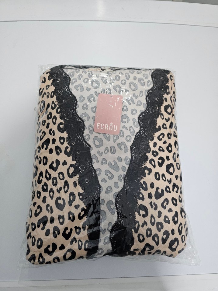 Leopar Desenli Kadın Sabahlık ve Pijama Takımı - Görsel 2