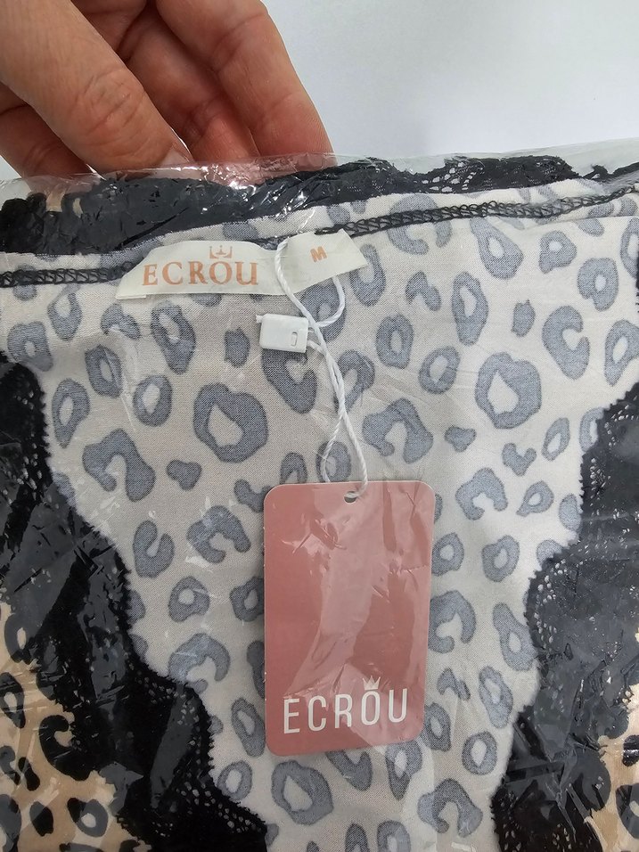 Leopar Desenli Kadın Sabahlık ve Pijama Takımı - Görsel 3