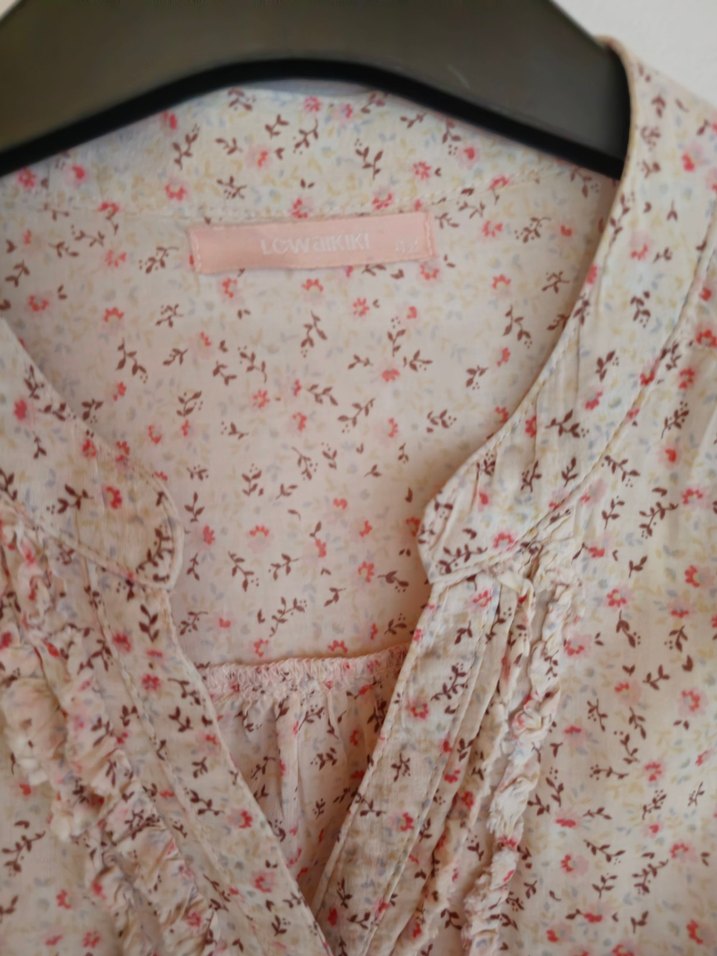 Düğmeli Pembe Çiçekli Bluz - Görsel 5