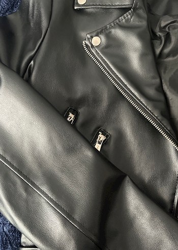 Siyah Parlak Biker Deri Kadın Ceket - Görsel 5