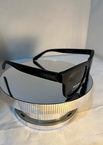 Prada Siyah Klasik Güneş Gözlüğü - Görsel 4