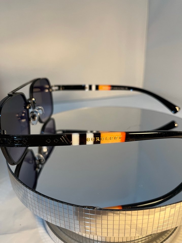 Siyah Transparan Burberry Street Stili Güneş Gözlüğü - Görsel 3