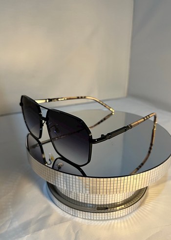 Gri Transparan Güneş Gözlüğü - Görsel 2