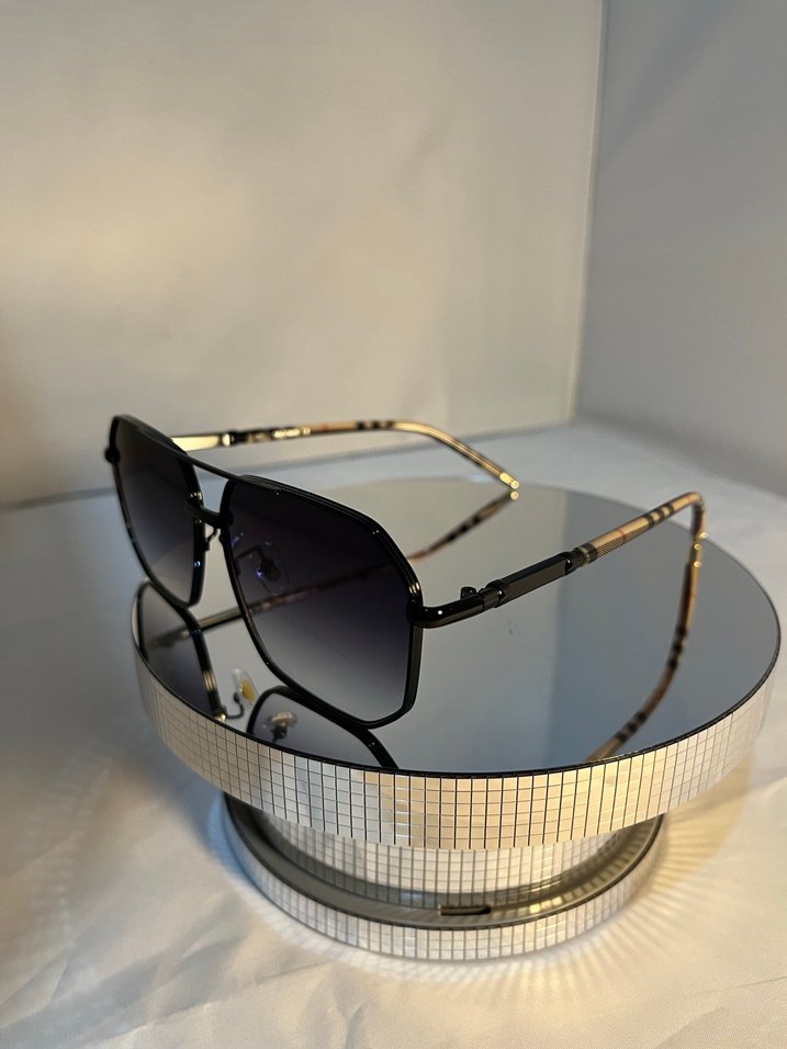 Gri Transparan Güneş Gözlüğü - Görsel 2