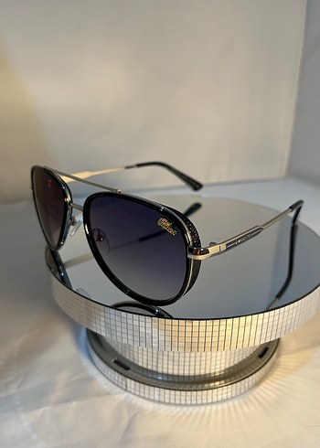 Şeffaf Gri Güneş Gözlüğü - Görsel 2