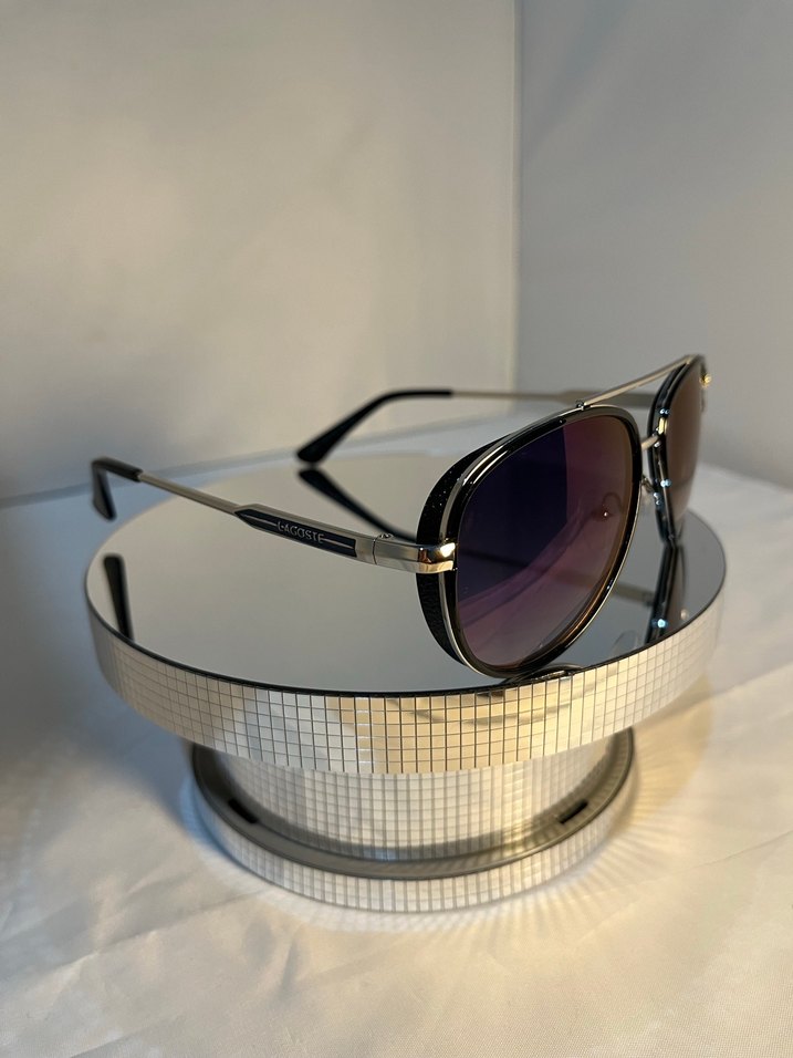 Şeffaf Gri Güneş Gözlüğü - Görsel 3