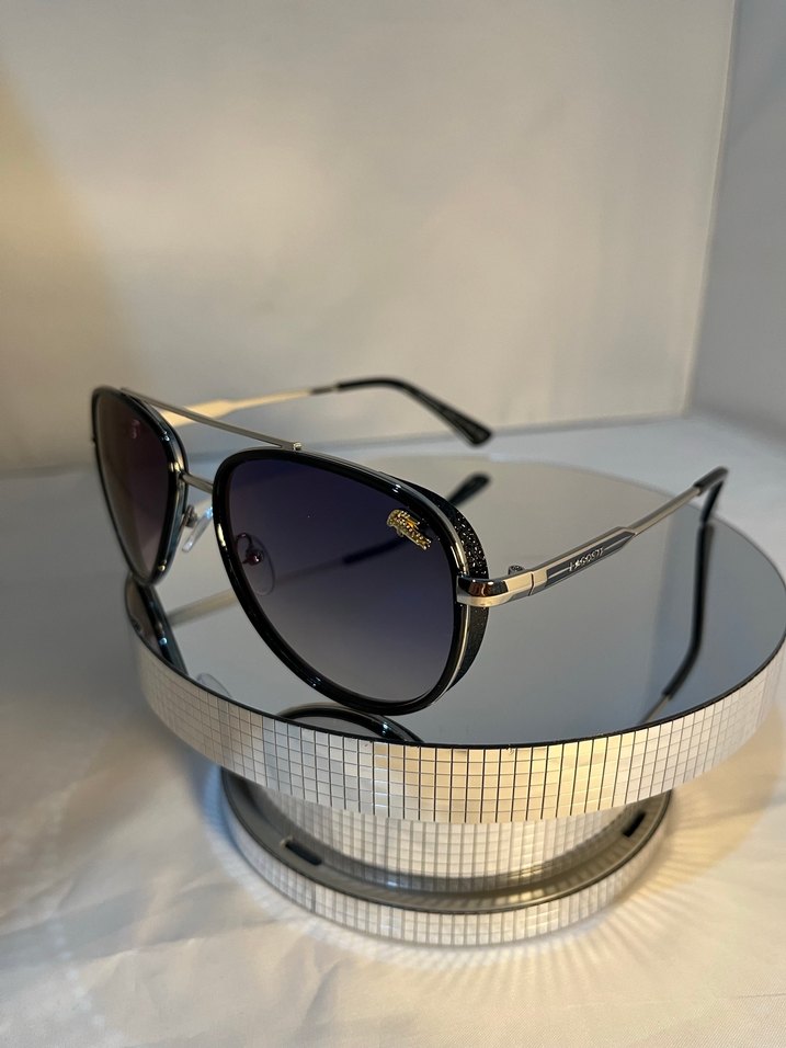 Şeffaf Gri Güneş Gözlüğü - Görsel 2