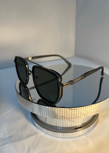 Klasik Şeffaf Siyah Güneş Gözlüğü - Görsel 2