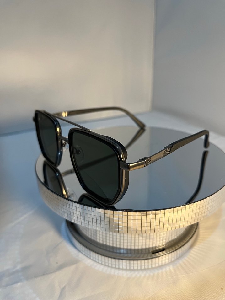 Klasik Şeffaf Siyah Güneş Gözlüğü - Görsel 2