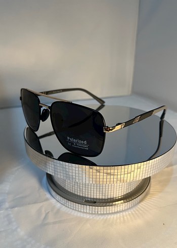 Siyah Parlak Polarize Güneş Gözlüğü - Görsel 2