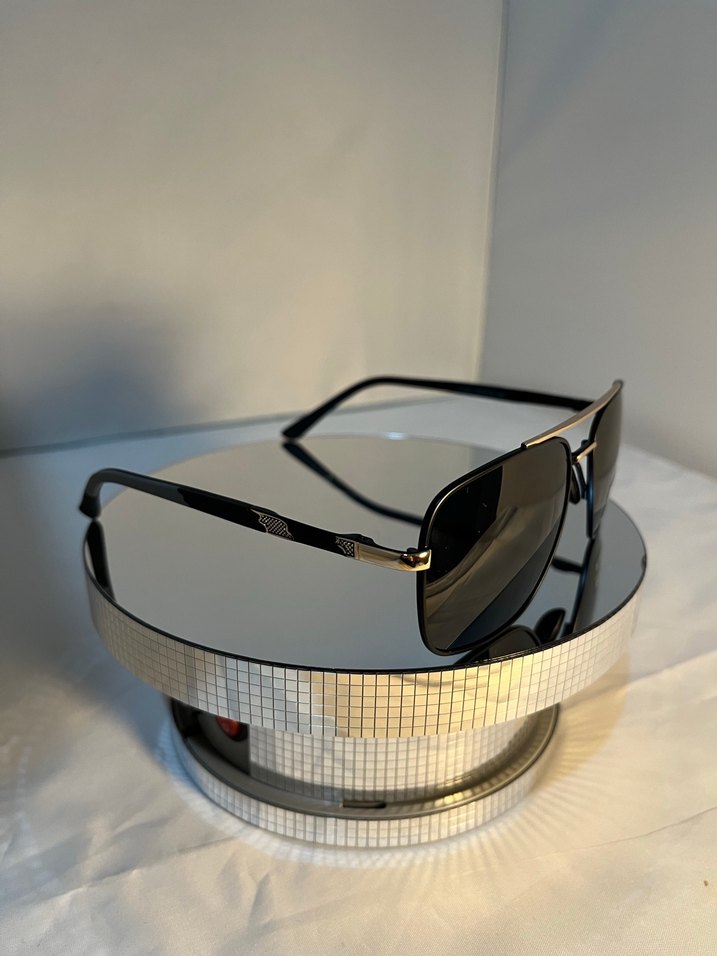 Siyah Parlak Polarize Güneş Gözlüğü - Görsel 3