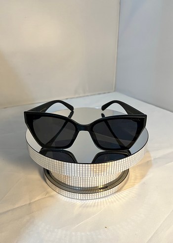 Siyah Kadın Güneş Gözlüğü - Görsel 4