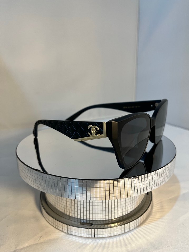 Siyah Kadın Güneş Gözlüğü - Görsel 2