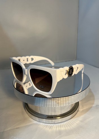 Beyaz Tokalı Kadın Güneş Gözlüğü - Görsel 2