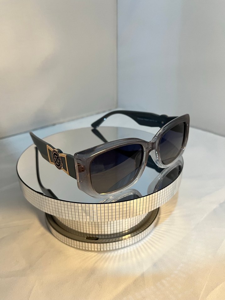 Şeffaf Gri Versace Kadın Gözlüğü - Görsel 3