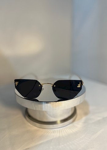 Şeffaf Altın Detaylı Kadın Güneş Gözlüğü - Görsel 3